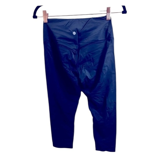 Set of TWO excellent condition 90 degrees capri leggings size small like new - Picture 5 of 5